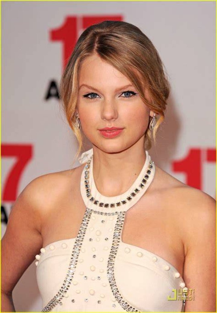 17 Pictures Of Taylor Swift & Her Mother Andrea Finlay Global Grind