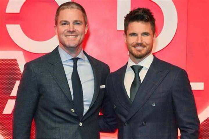 Are Robbie And Stephen Amell Related? Uncovering The Family Ties