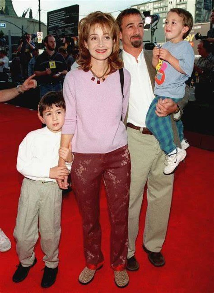Check Out Annie Potts' Kids' Ages