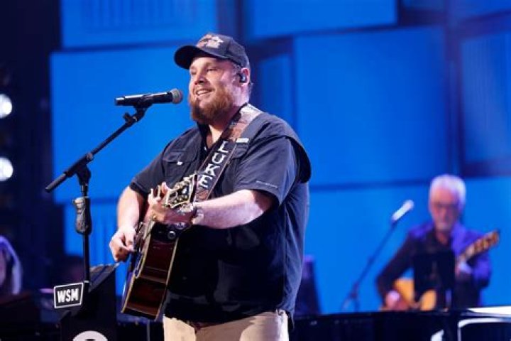Country singer Luke Combs' unassuming appeal makes him a hit AP News