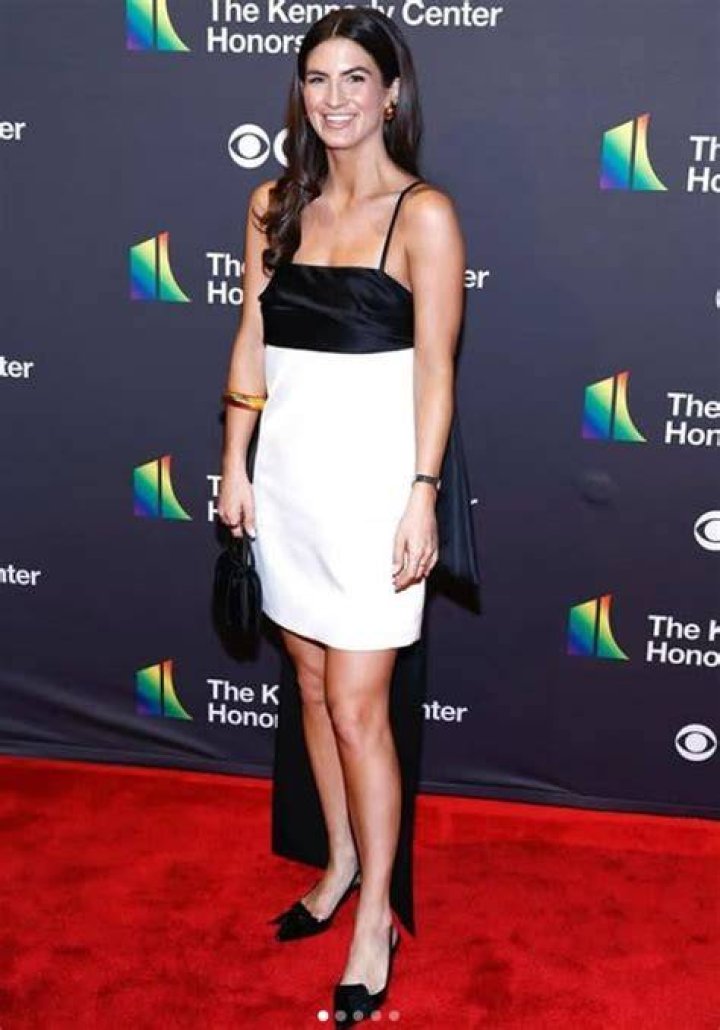 Discover Kaitlan Collins' Stature: Height Revealed