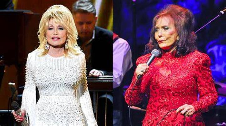 Dolly Parton Mourns Loretta Lynn’s Death With Tribute Hollywood Life