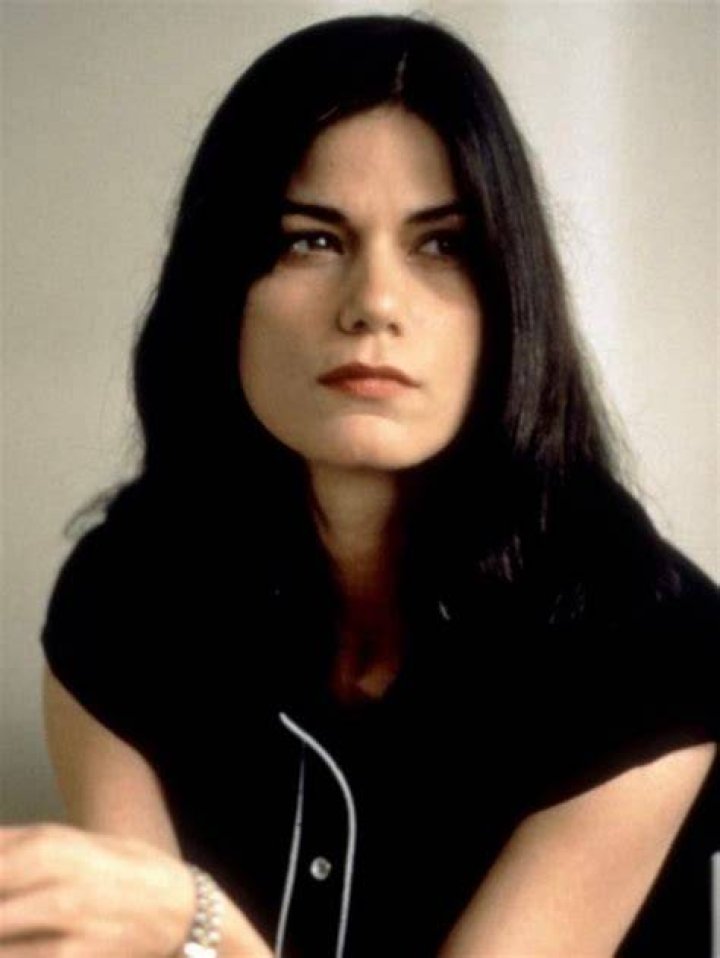Introducing Linda Fiorentino: Where Is She Today? [Recent Updates]