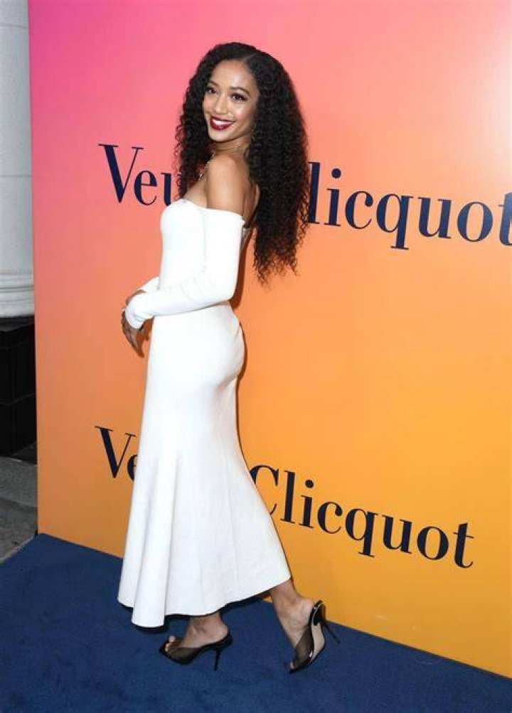 Is Samantha Logan Married Or Still Single? Find Out The Truth