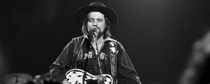 “Poetic License” Watch Waylon Jennings Sing “Waymore’s Blues