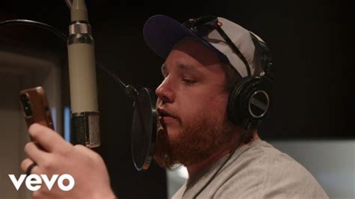Luke Combs Where The Wild Things Are Meaning Adore Mariska