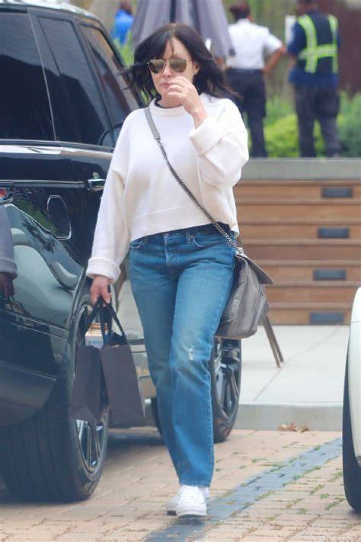 Shannen Doherty Street Style Malibu 10/26/2017 &bull; CelebMafia