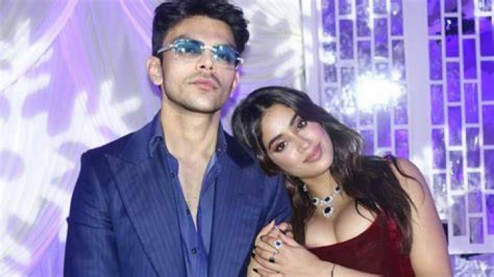 Shikhar Pahariya Age, Height, Girlfriend, Biography, Family, Wife