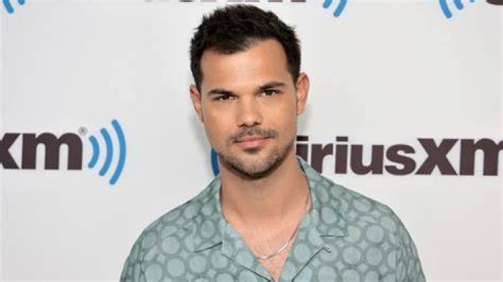 Taylor Lautner Net Worth, Bio 20172016, Wiki REVISED! Richest