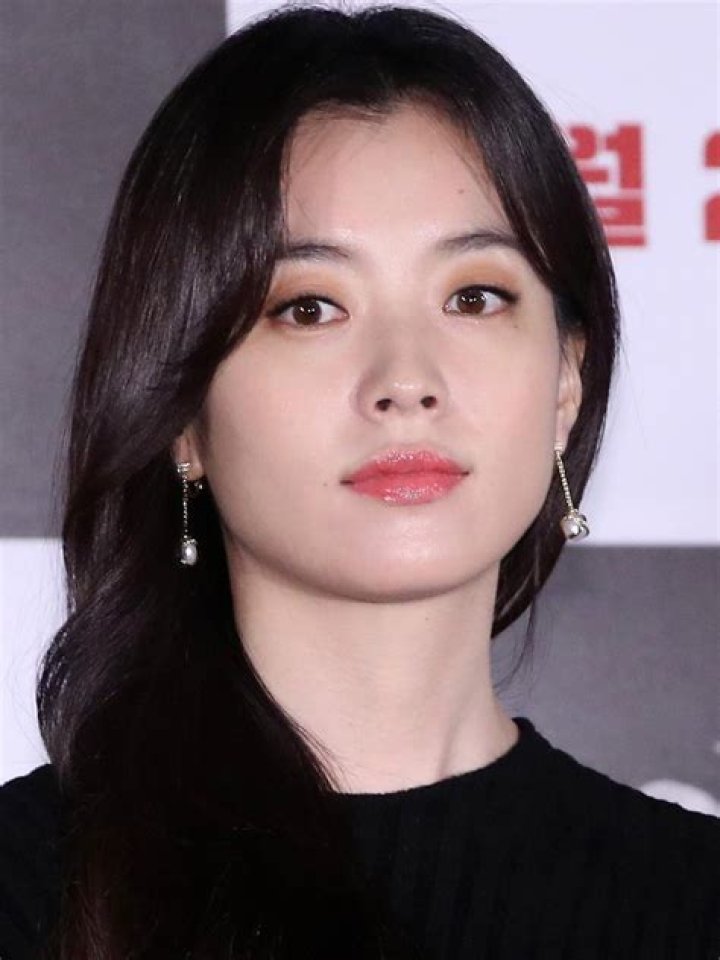 The Alluring Han Hyo Joo