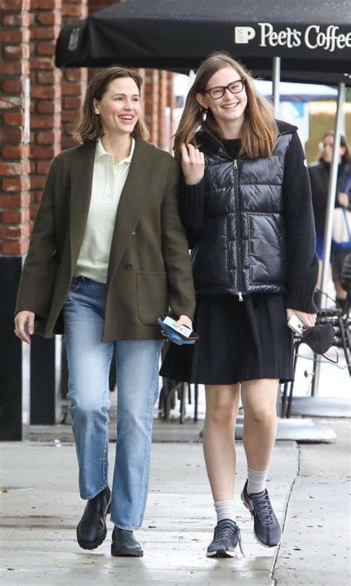 Unlocking The Fascinating World Of Jennifer Garner's Daughter, Violet Affleck