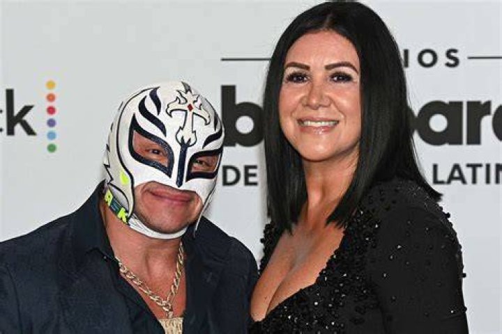 Unveiling The Height Of Rey Mysterio's Wife: Uncover Surprising Insights